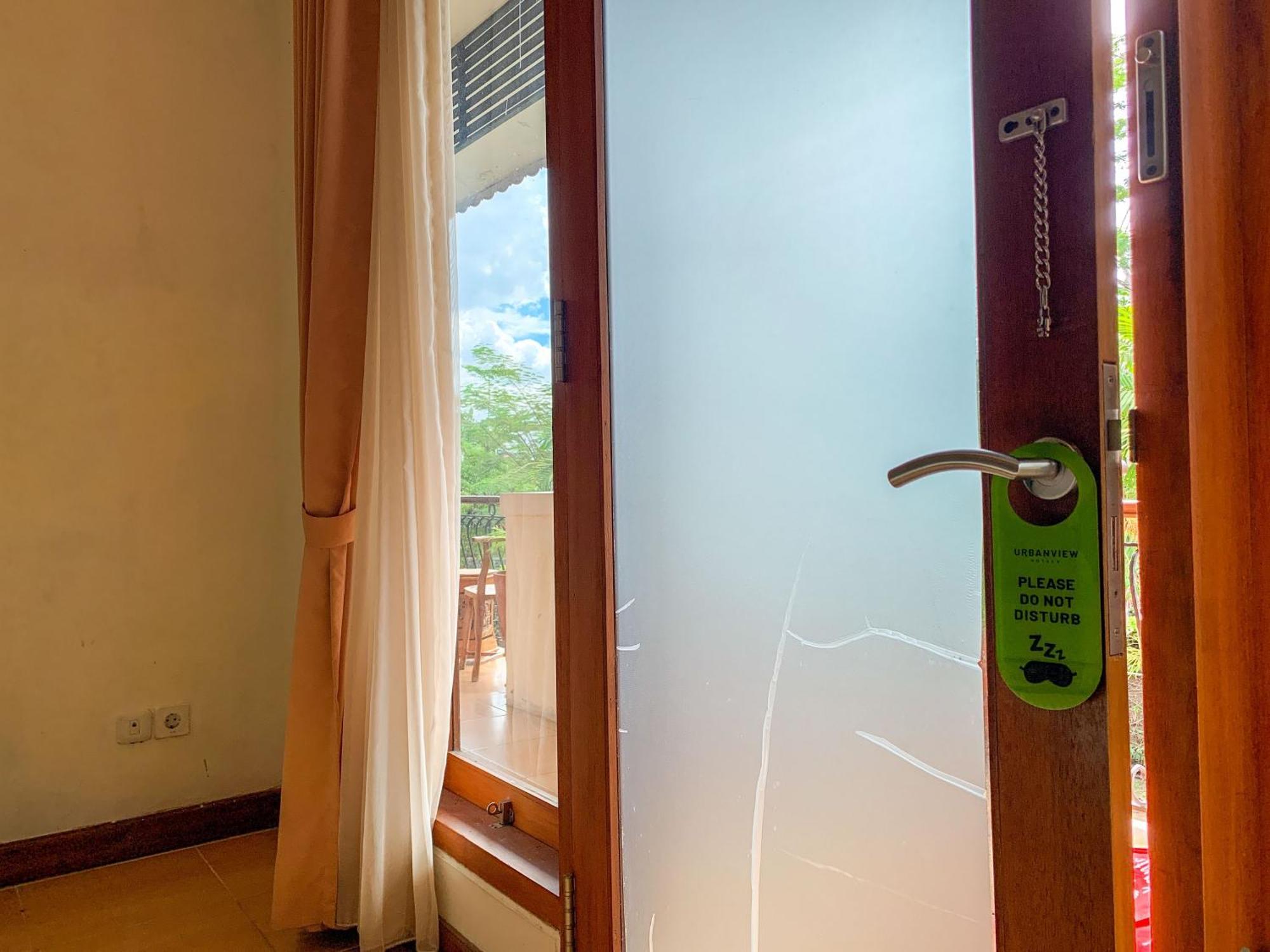 Urbanview Sasono Putro Condoongcatur By Reddoorz Kejayan Экстерьер фото