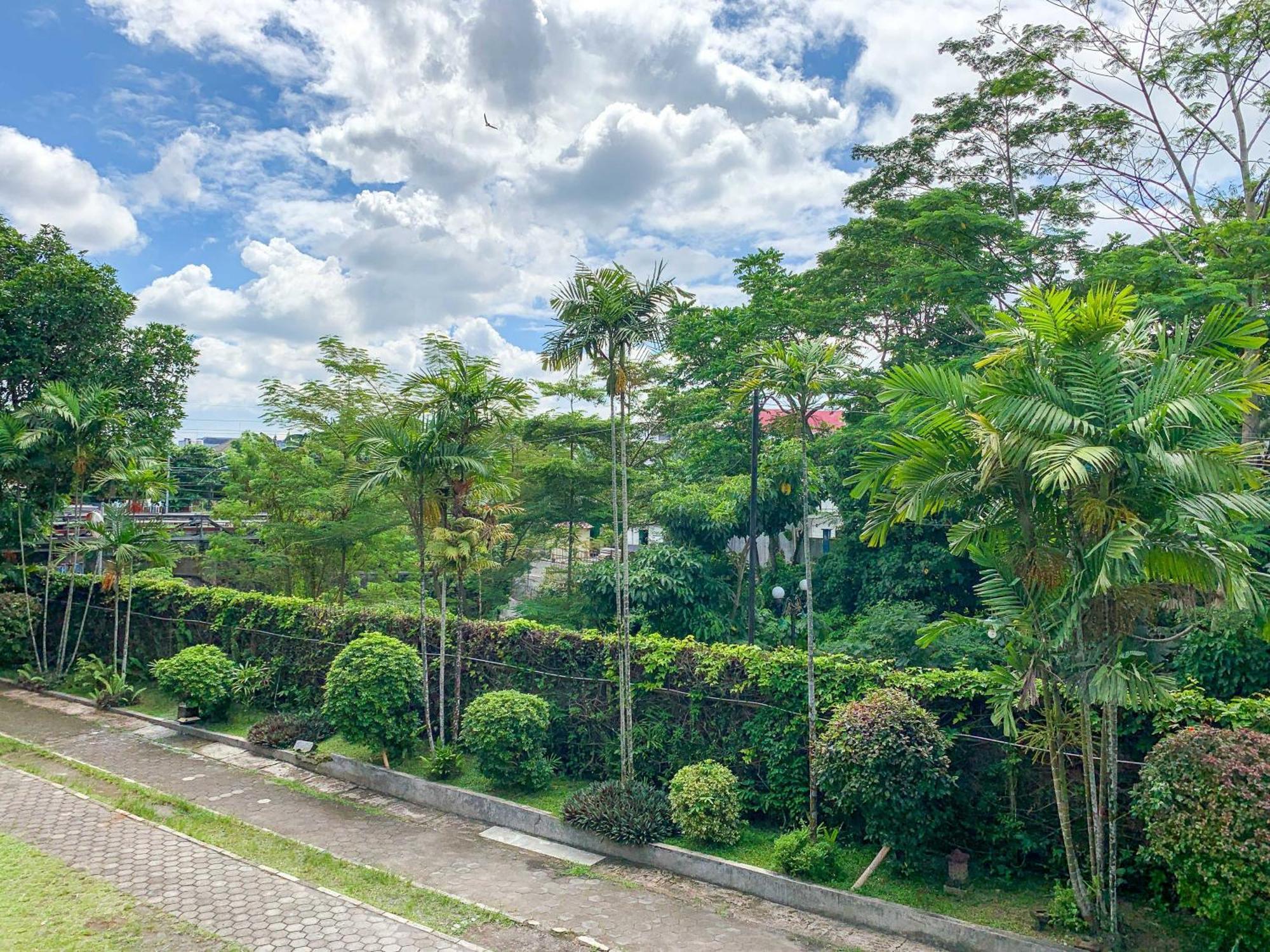 Urbanview Sasono Putro Condoongcatur By Reddoorz Kejayan Экстерьер фото