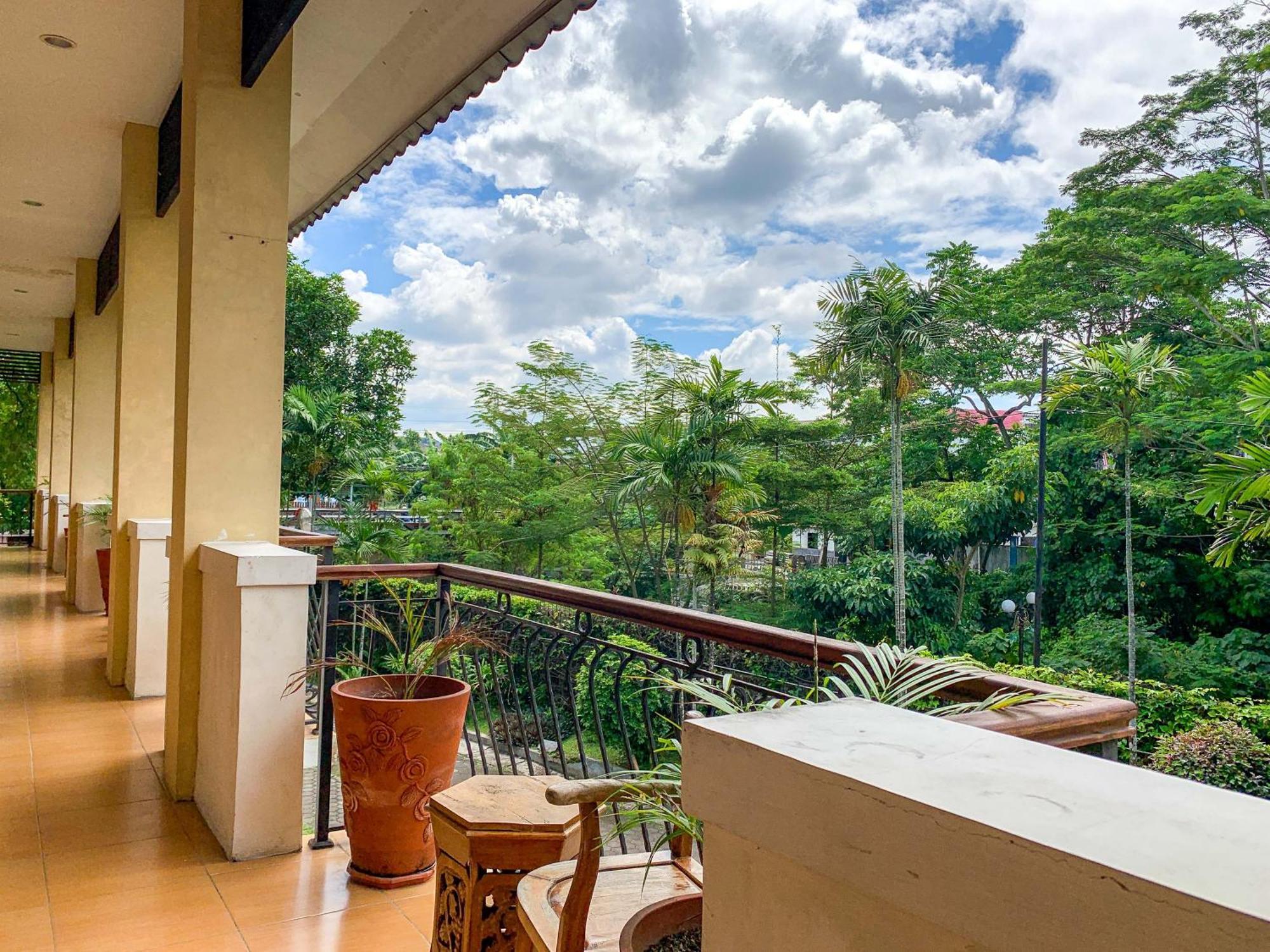 Urbanview Sasono Putro Condoongcatur By Reddoorz Kejayan Экстерьер фото