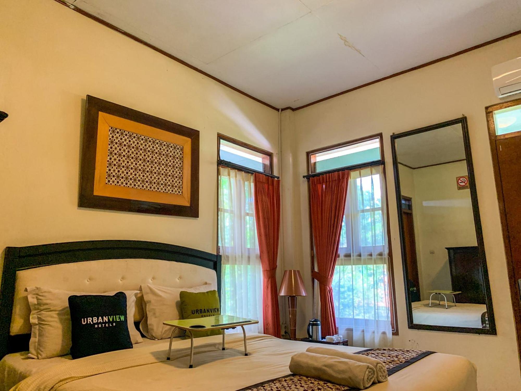 Urbanview Sasono Putro Condoongcatur By Reddoorz Kejayan Экстерьер фото